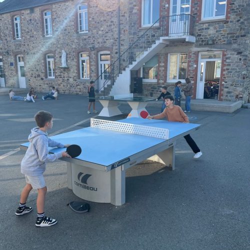 Ping pong cour primaire